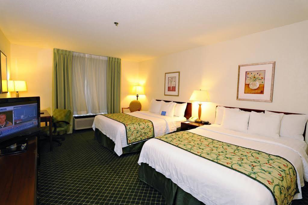 Fairfield Inn Richmond Chester Exterior photo